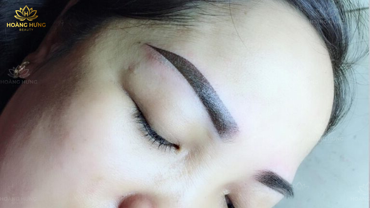Nền mực cũ trước khi sửa chân mày