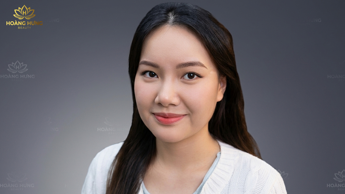 Phun xăm môi đỏ hồng tự nhiên tại Hoàng Hưng Beauty