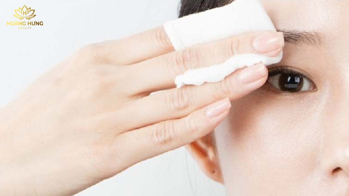 skincare sau khi phun chân mày chạm hạt nano